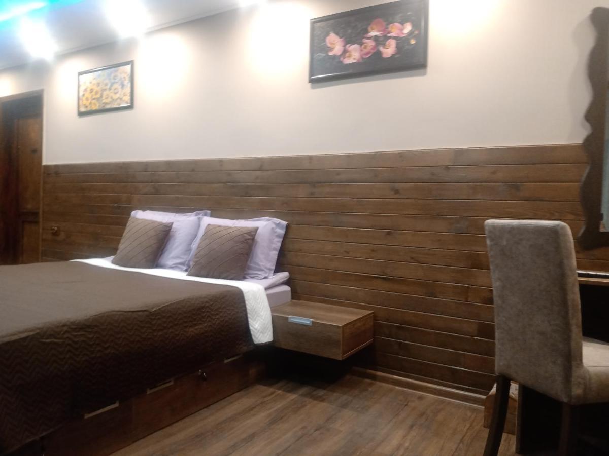 Кръчмъ При Байката Alpin Hotel Ribarița Exterior foto