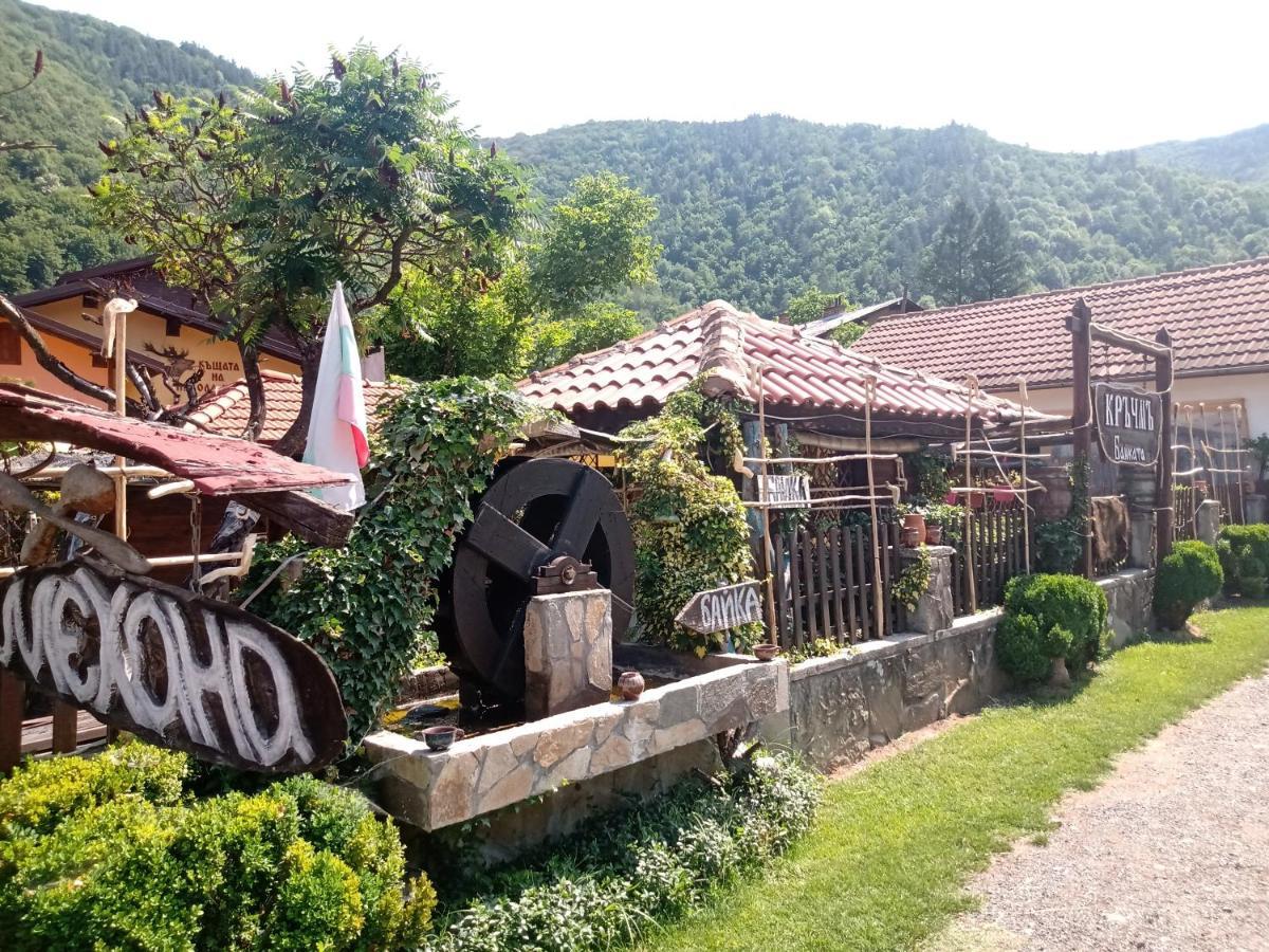 Кръчмъ При Байката Alpin Hotel Ribarița Exterior foto