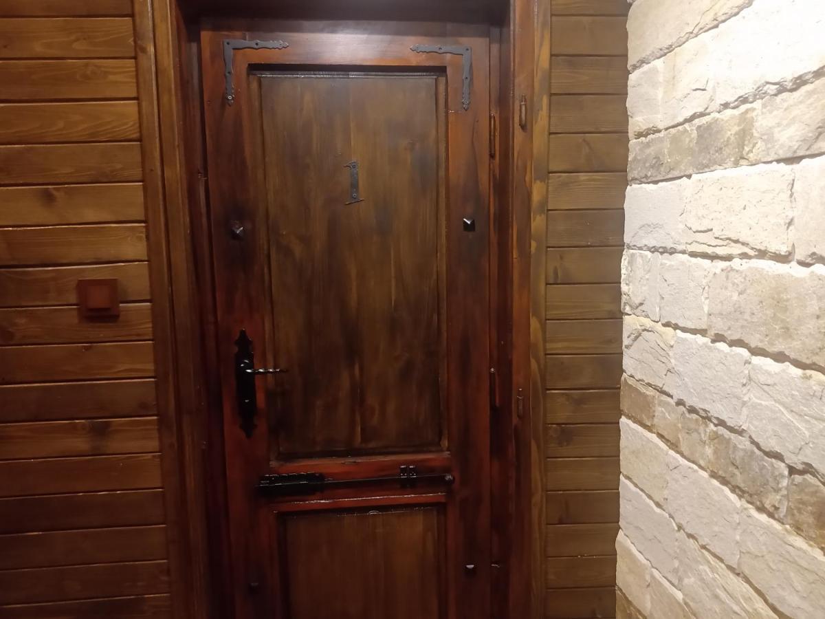 Кръчмъ При Байката Alpin Hotel Ribarița Exterior foto