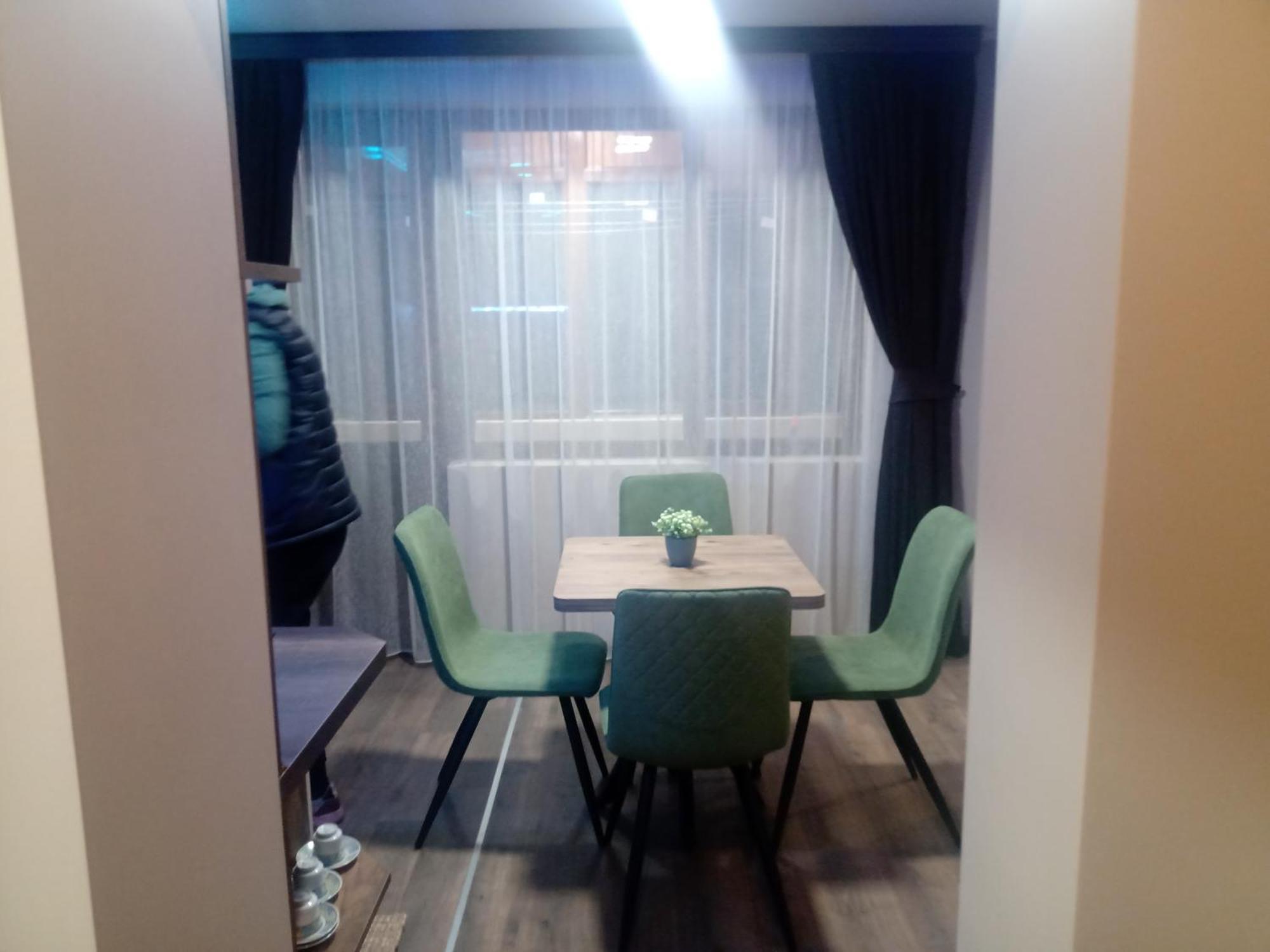 Кръчмъ При Байката Alpin Hotel Ribarița Exterior foto